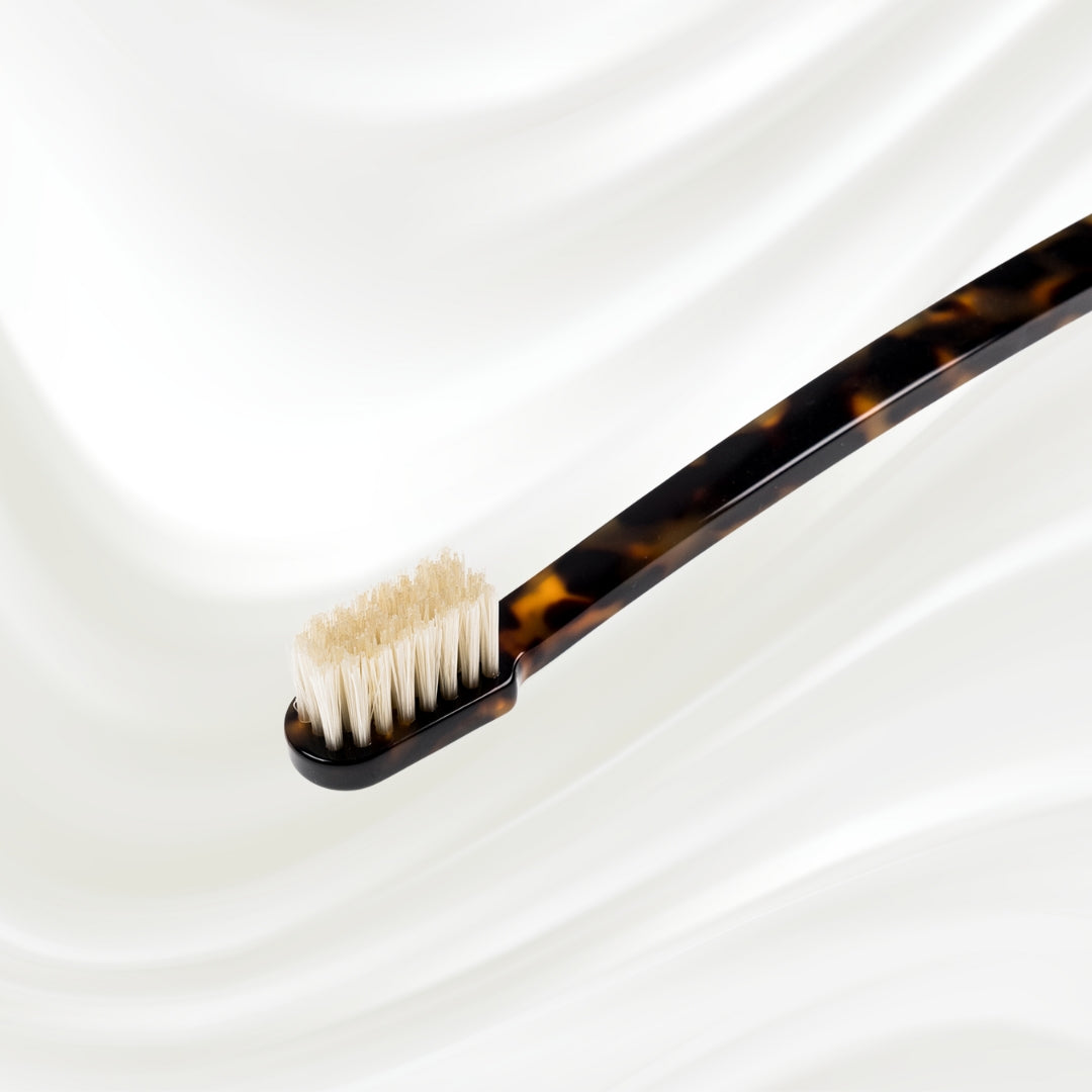 Coccola Toothbrush with Natural Bristles - Medium