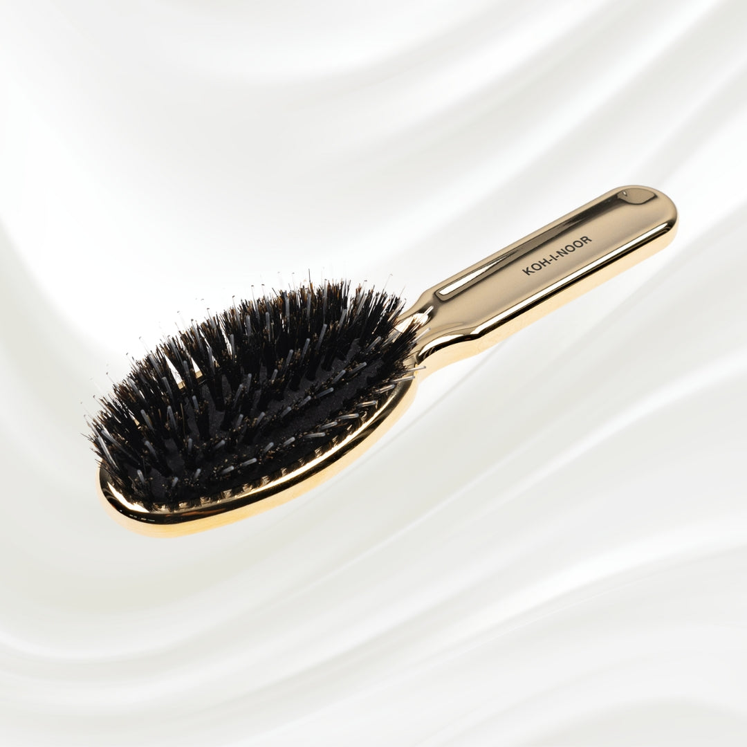 7117G KOH-I-NOOR Metallic hairbrush with gold plated handle, and boar and nylon bristles; KOH-I-NOOR's logo stamped on the comb