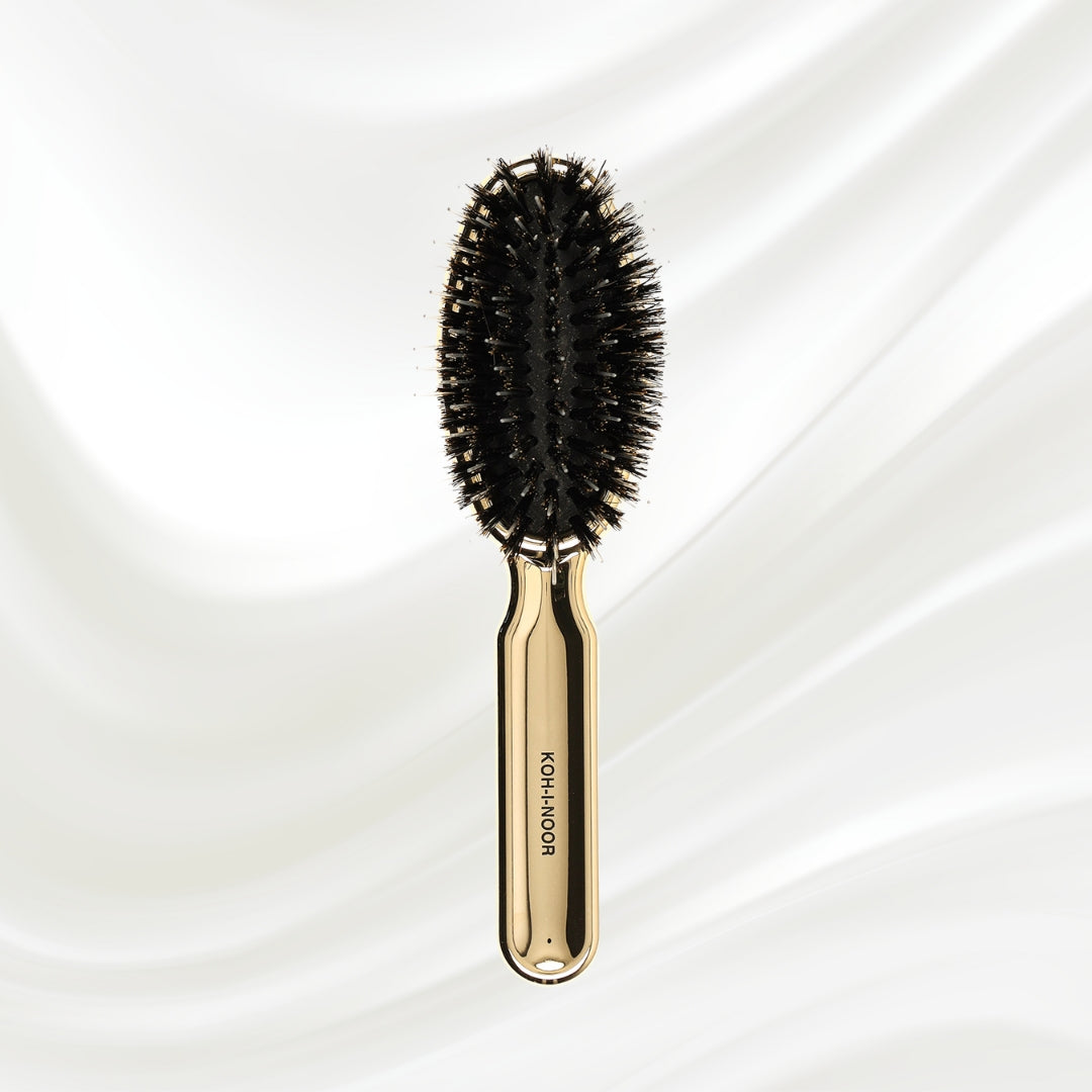 7117G KOH-I-NOOR Metallic hairbrush with gold plated handle, and boar and nylon bristles; KOH-I-NOOR's logo stamped on the comb